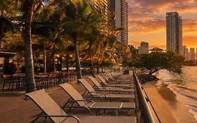 Hompton Hotel By The Beach